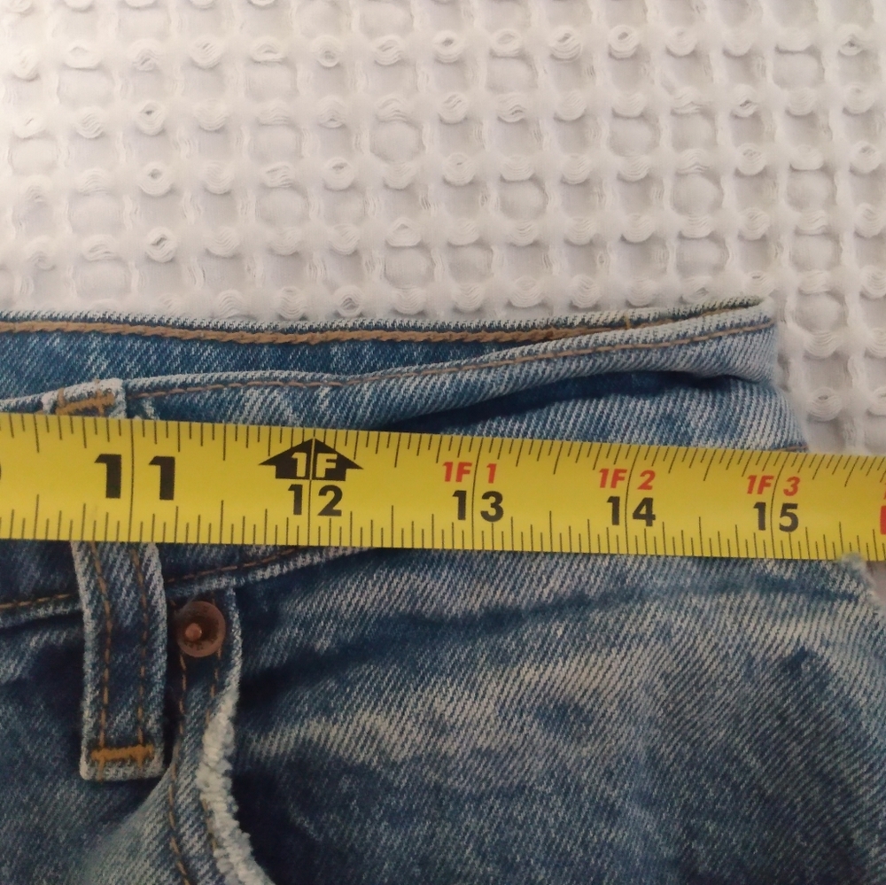 Abercrombie & Fitch Distressed Denim Women Jean Hi Rise 4" Shorts Size 29/8 - Picture 9 of 14